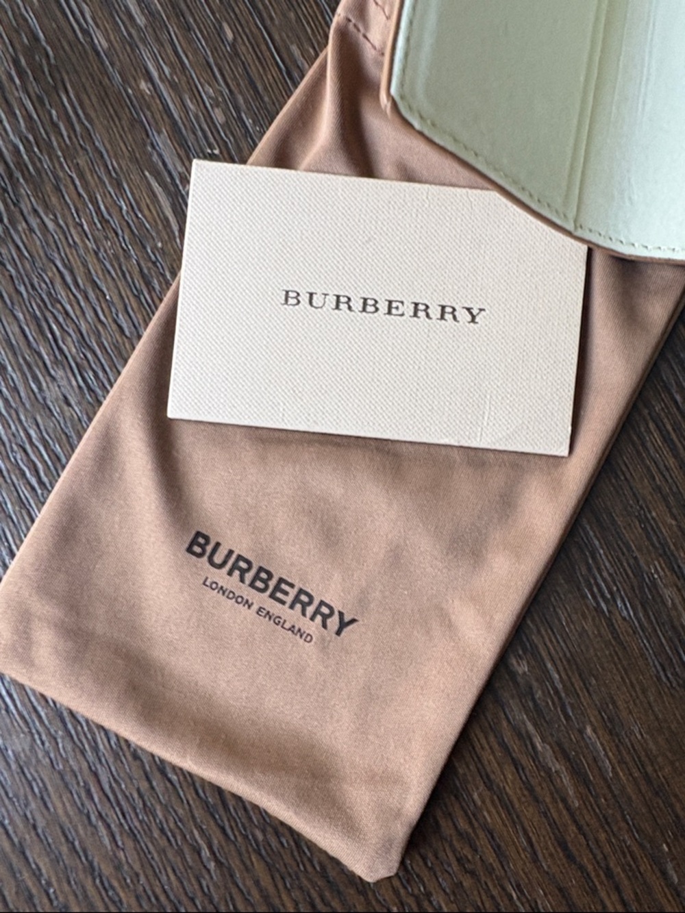 Burberry Women's Oversized Geometric Sunglasses - NWB - Picture 4 of 4